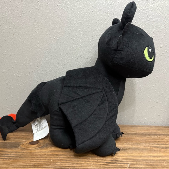 Dream Works How to Drain your Dragon the HiddenWorld Black Dragon Plush 16 x23 - Picture 1 of 10